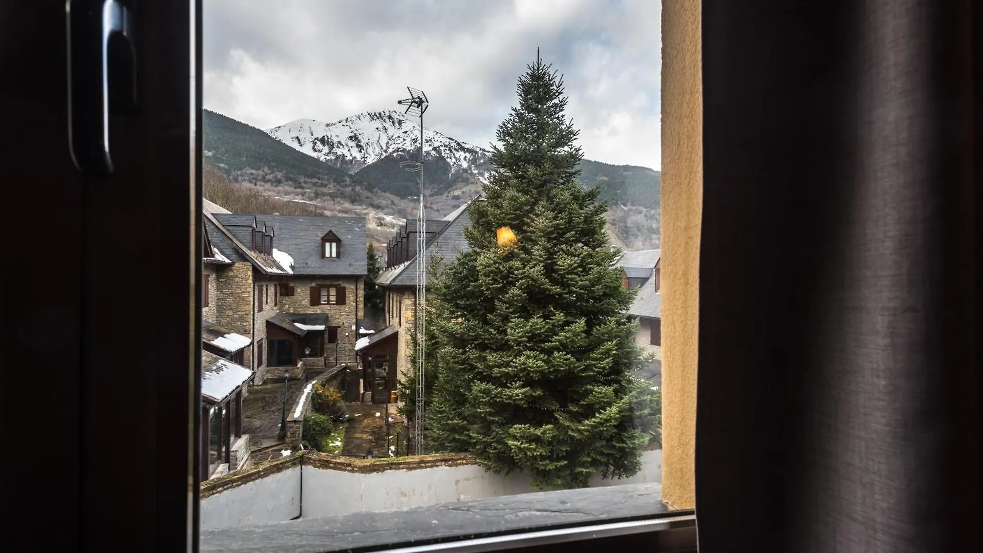 Hotel Snoe Beret Vielha
